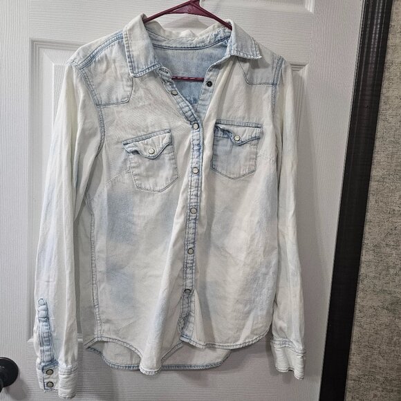 Gap Ladies Button-up Denim Shirt Size M - Picture 1 of 2